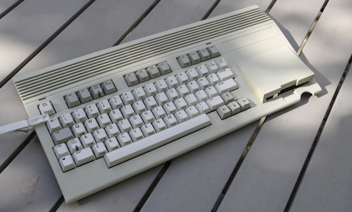 Mega 65 — современная версия так и не вышедшего Commodore 65 Mega 65 — современная версия так и не вышедшего Commodore 65
