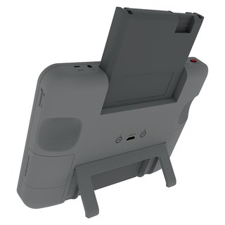 Retro Champ — портативная консоль с поддержкой картриджей от NES и Famicom