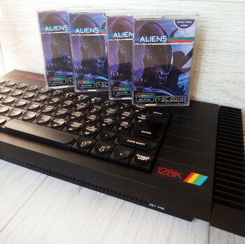 Экшен Aliens: Neoplasma можно купить на кассете для ZX Spectrum Экшен Aliens: Neoplasma можно купить на кассете для ZX Spectrum