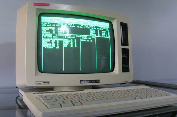 Энтузиаст подарил цвет компьютерам Amstrad PCW Энтузиаст подарил цвет компьютерам Amstrad PCW